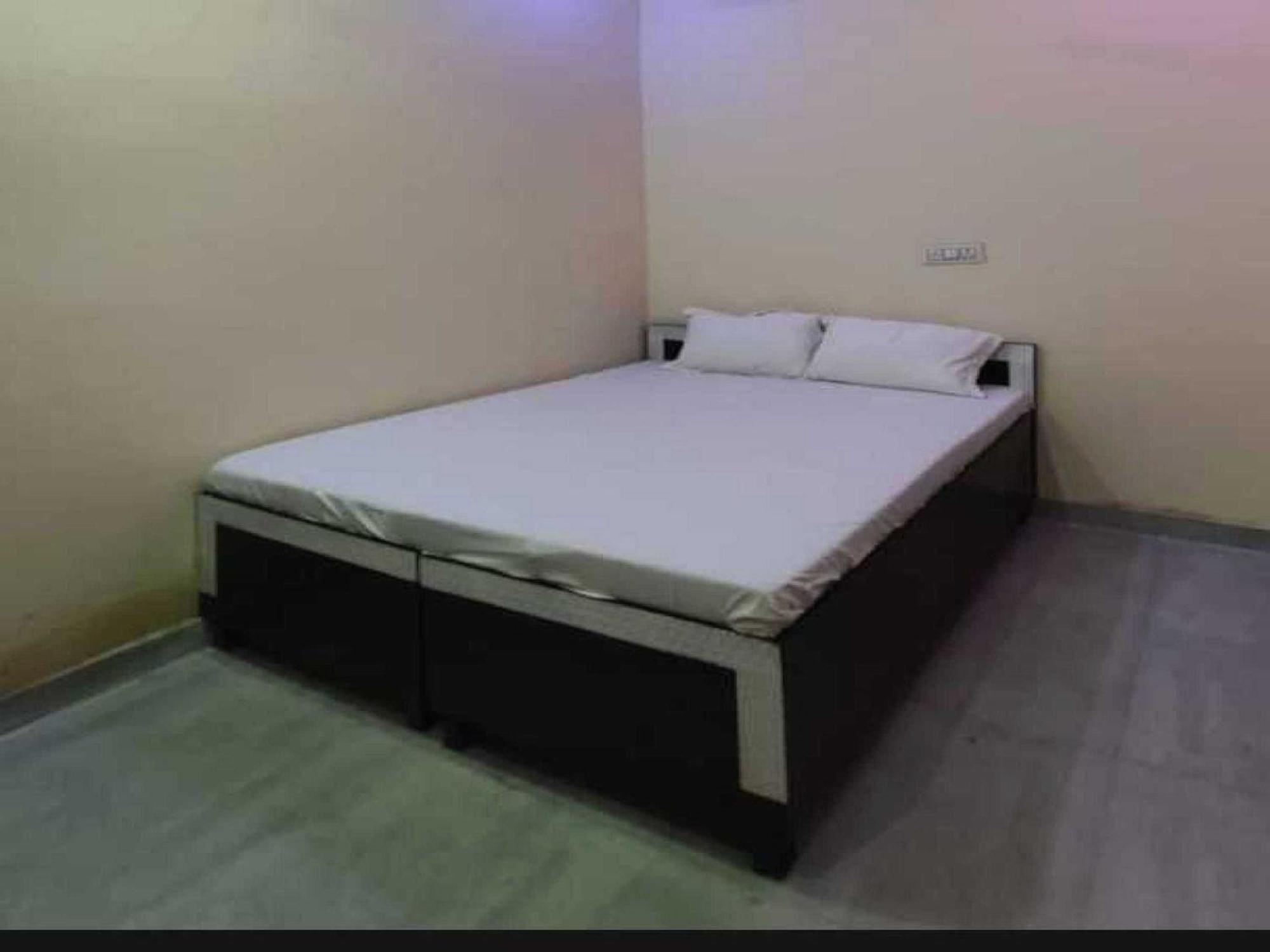 Hotel O G Hotel Happy Home Alīgarh Esterno foto